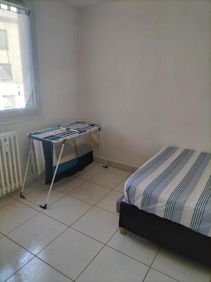 Joli Appartement Proche Metro Lyon Exterior foto